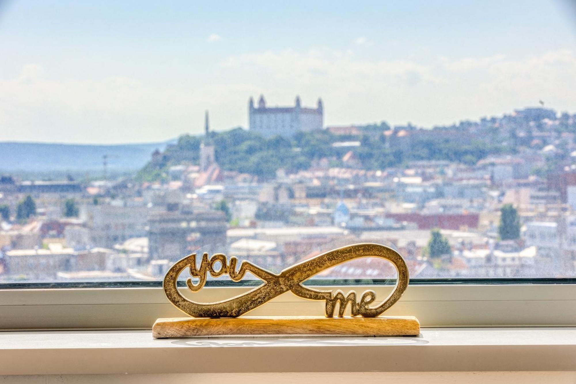 Sky Park 1 - Luxurious #Instaworthy Apartment In Downtown City Center With Included Parking, Best Address In Town Bratislava Exteriér fotografie