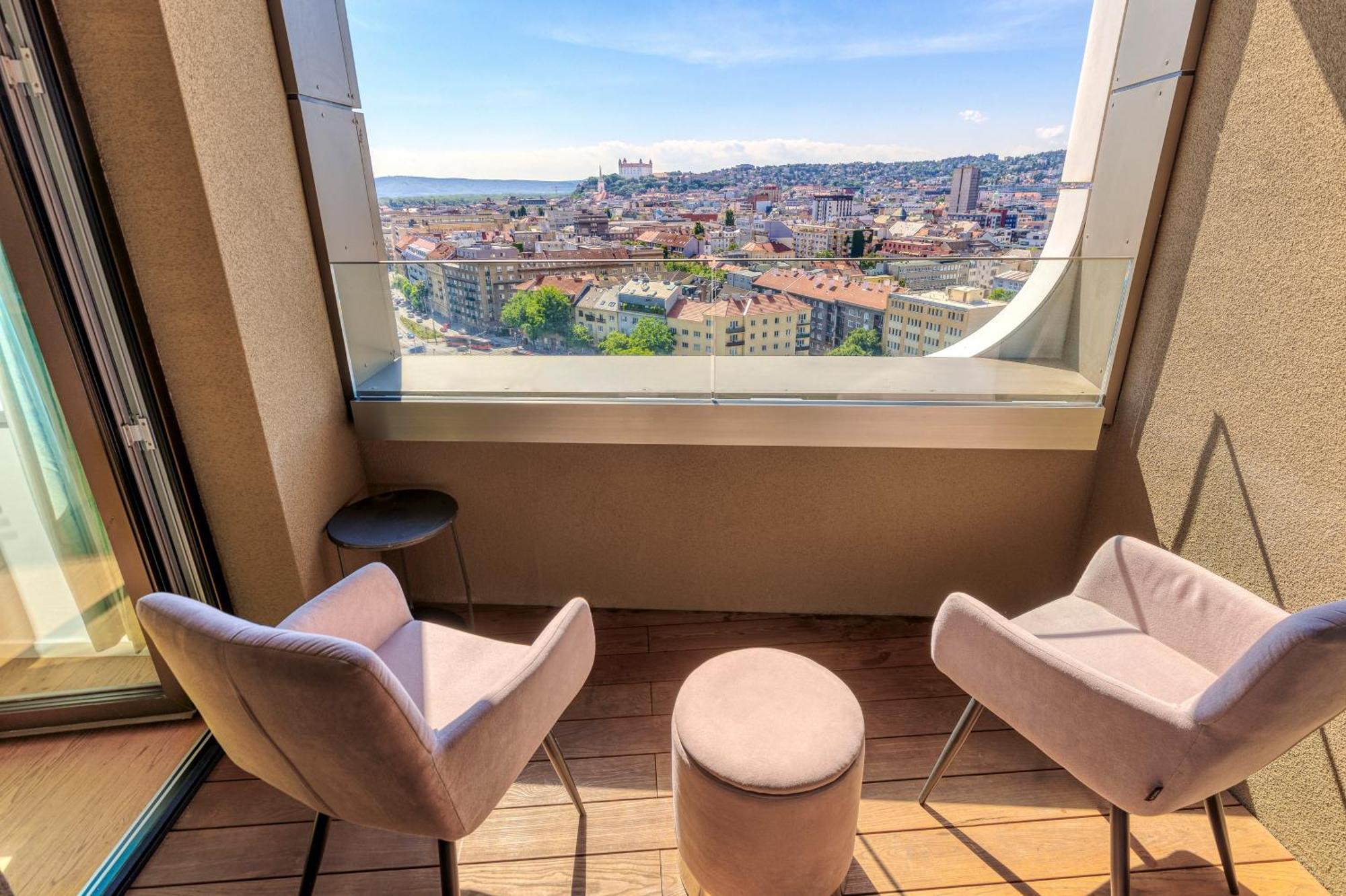 Sky Park 1 - Luxurious #Instaworthy Apartment In Downtown City Center With Included Parking, Best Address In Town Bratislava Exteriér fotografie
