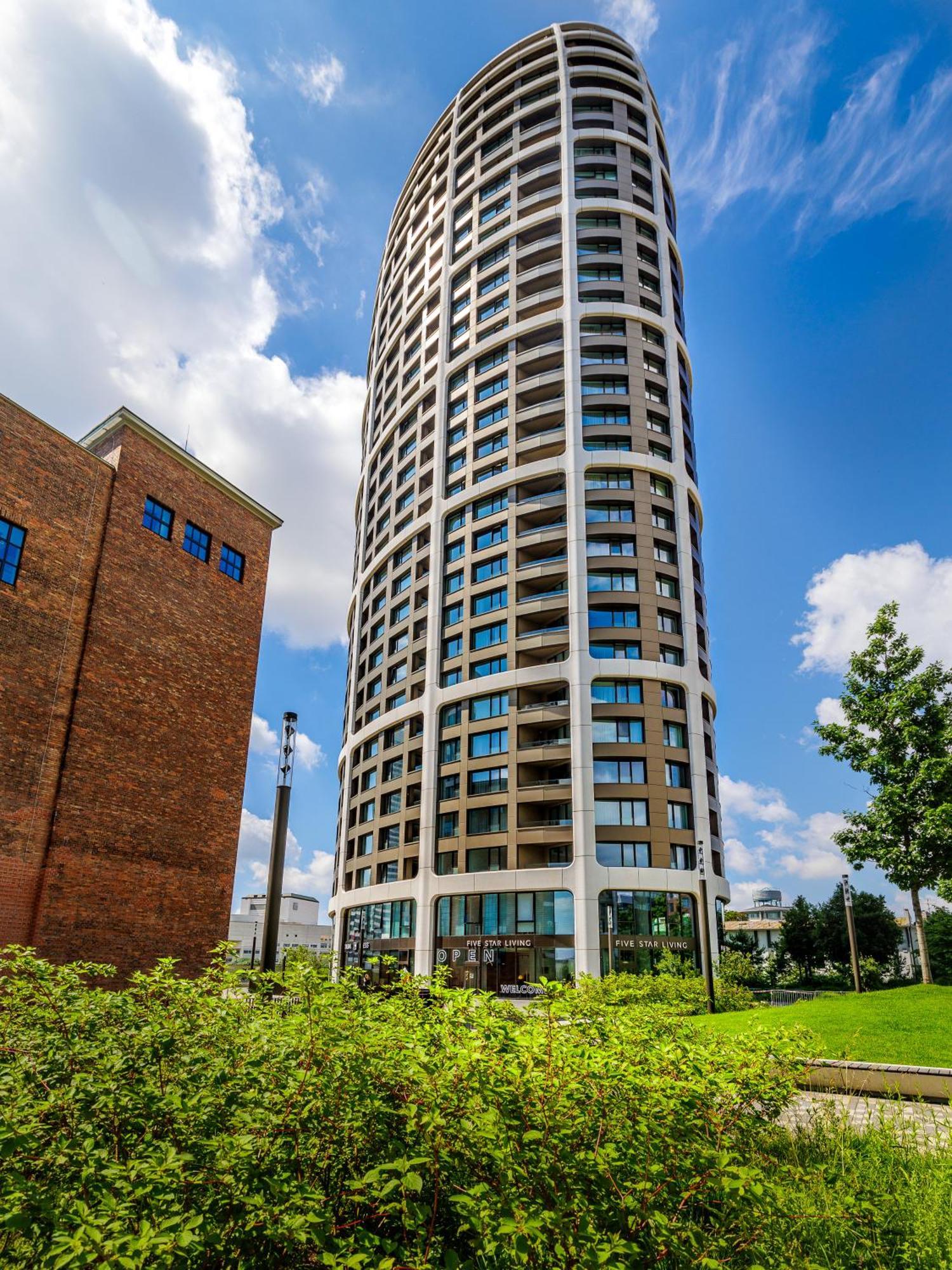 Sky Park 1 - Luxurious #Instaworthy Apartment In Downtown City Center With Included Parking, Best Address In Town Bratislava Exteriér fotografie